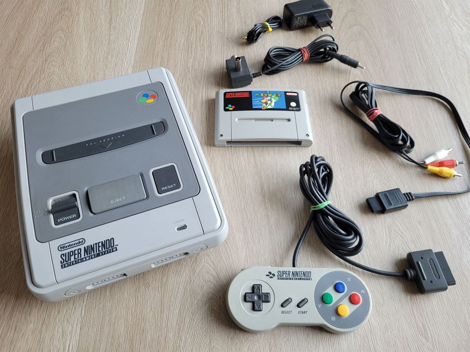 Original Super Nintendo SNES Konsole + 1 Org Controller +Zubehoer in Mönchengladbach