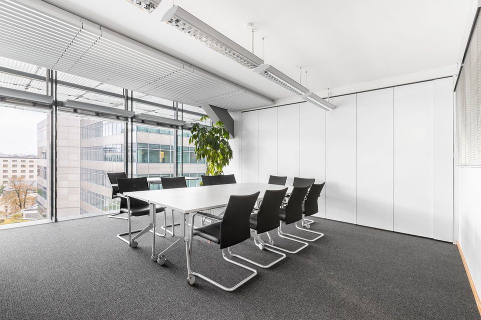 Voll ausgestatteter privater Büroraum für Sie und Ihr Team in Regus Oderturm in Frankfurt (Oder)