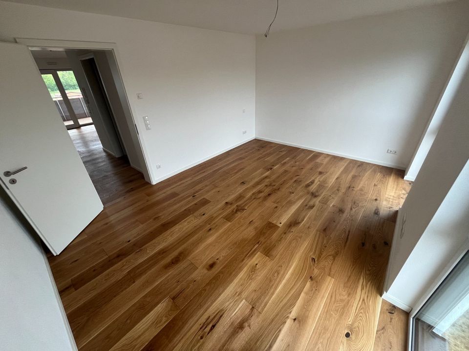 Helle 3-Zimmer Wohnung mit großem Balkon und zwei Tiefgaragenstellplätzen in Landshut