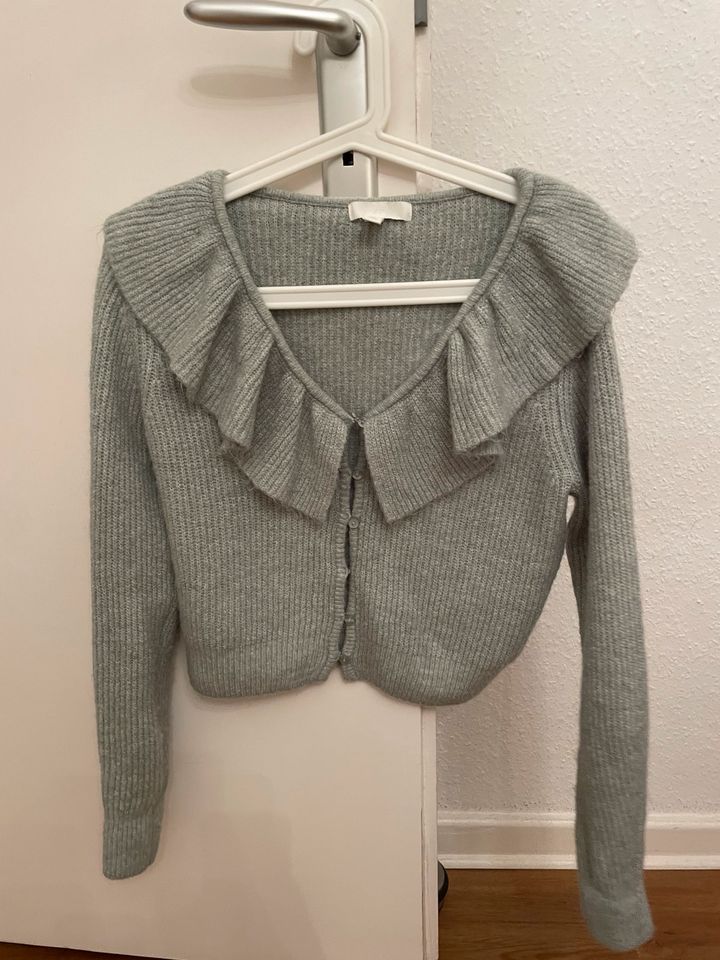 Strickjacke H&M Gr. S mintgrün in Hannover