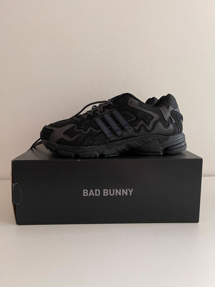 adidas Bad Bunny Response CL US12 EU46 2/3 in Feldkirchen