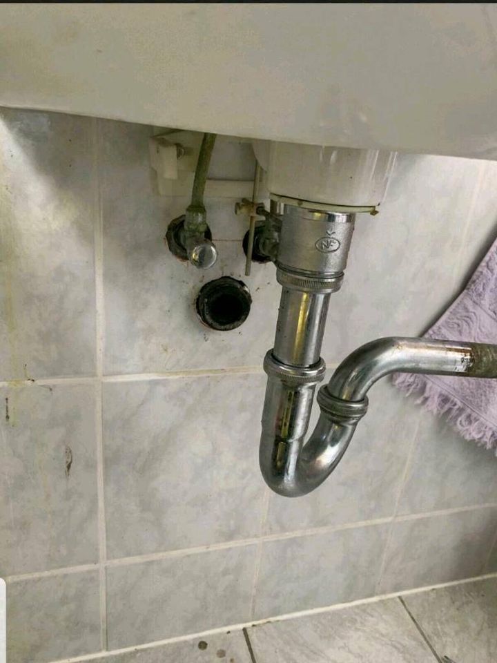 Rohrreinigung Waschbecken, Badewanne,Spülbecken wc Notdienst 24/7 in Berlin