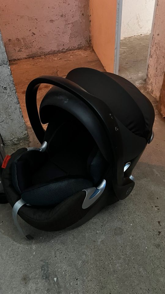 Cybex base Q-Fix + Babyschale in Greifswald