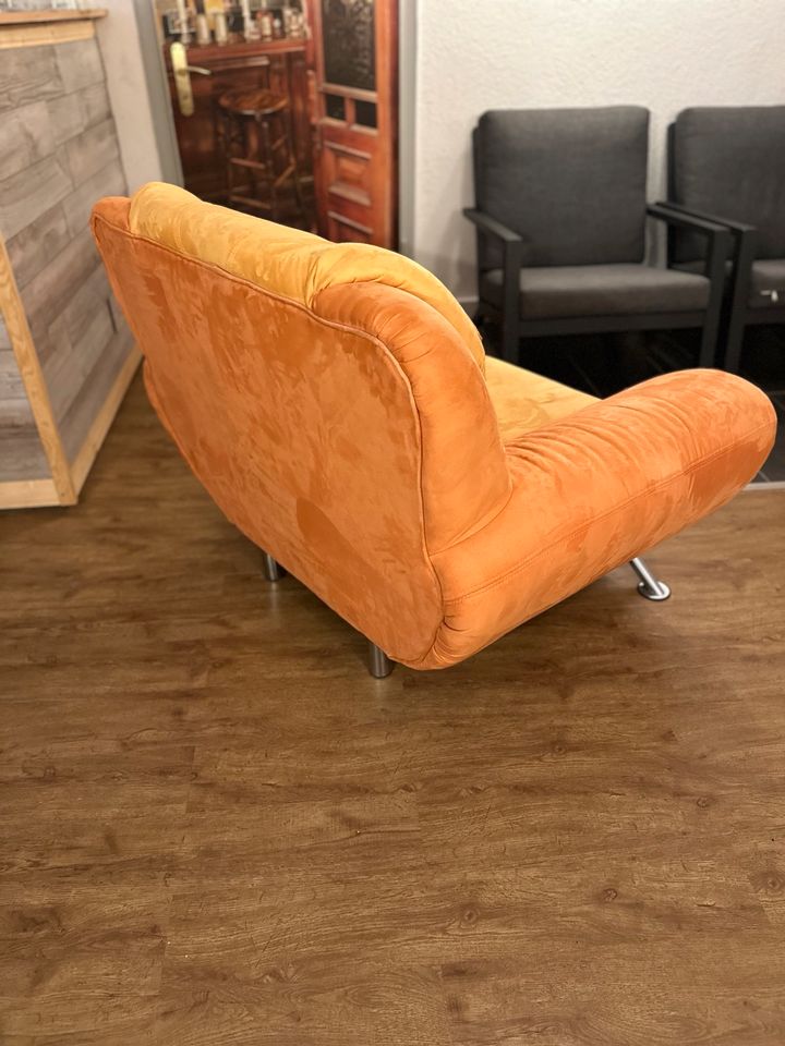 Gemütlicher Sessel in Orange gut erhalten in Hagen