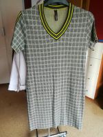 Kleid mit V-Ausschnitt und Jäckchen Nordrhein-Westfalen - Paderborn Vorschau