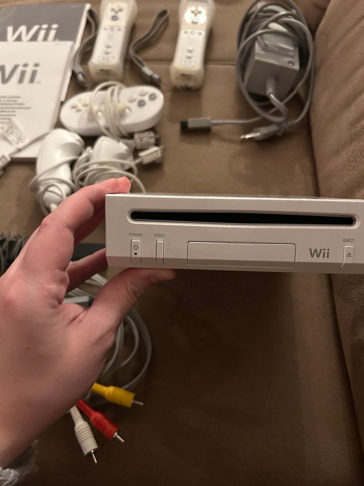 Nintendo Wii I Konsole I weiß in Lahr (Schwarzwald)