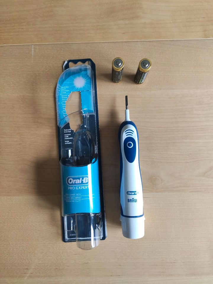 Oral B Pro Expert 400 / DB4010 elektrische Zahnbürste in Düsseldorf -  Bezirk 1 | eBay Kleinanzeigen ist jetzt Kleinanzeigen