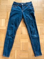 Bershka Jeans 152/158 Größe 34 Hessen - Schöneck Vorschau