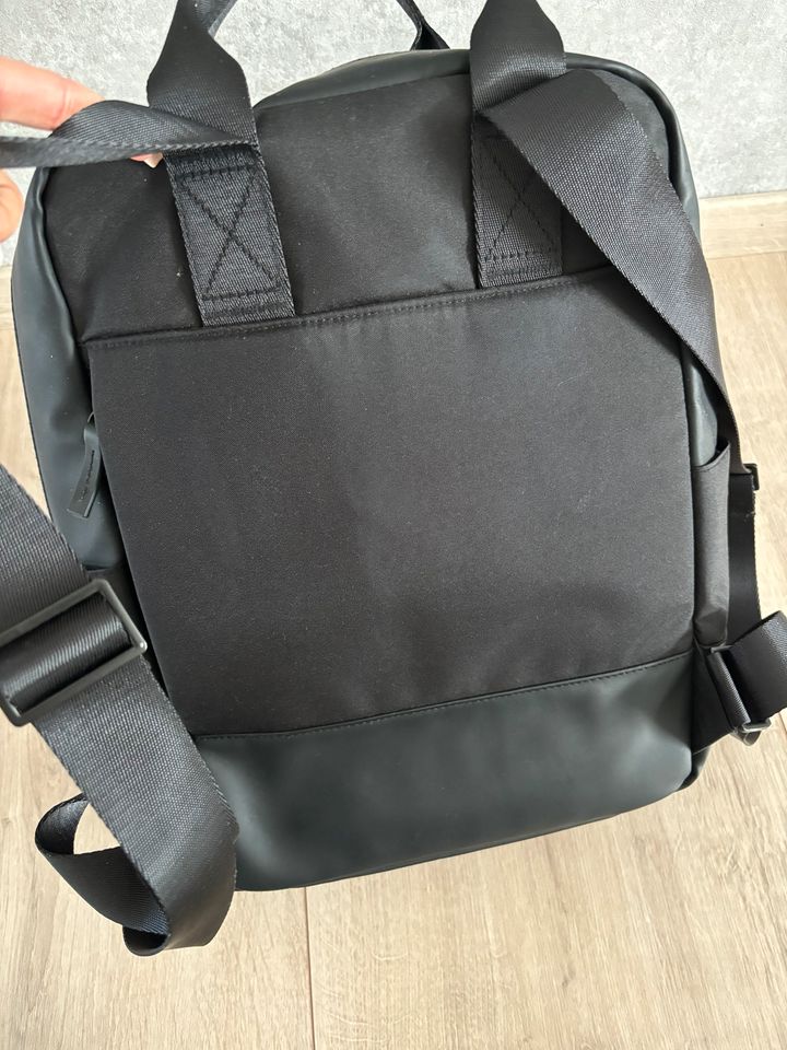 Johnny Urban Rucksack Wickeltasche Wickelrucksack schwarz in Calberlah