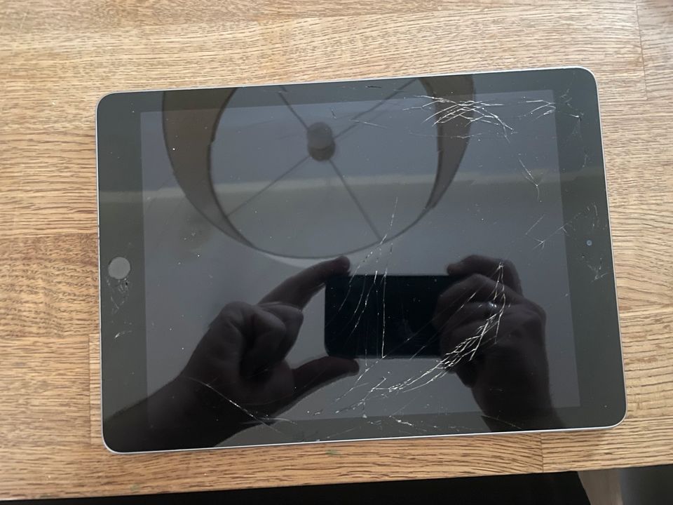 iPad 6 Display schaden in Unna