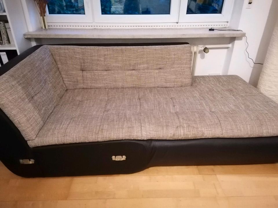 3 sitzer Sofa in gutem zustand zu verschenken in München