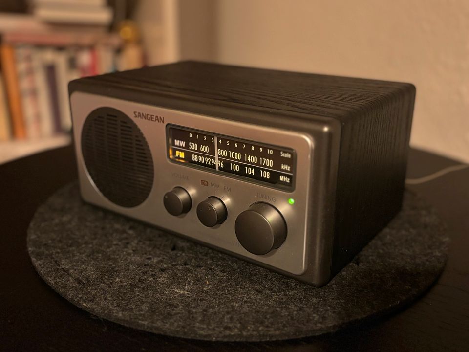 Vintage Sangean WR-1 AM/FM Retro Style 2 Band in Eisenhüttenstadt