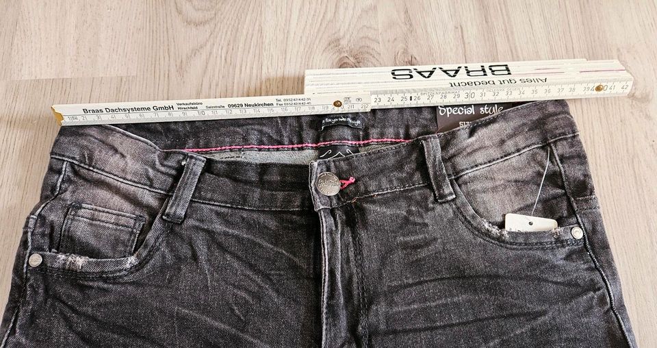 Neue Jeans für große Mädchen  Größe 176 in Freiberg