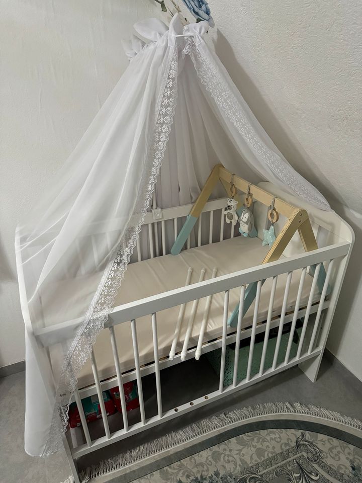 Reserviert* Babybett Wickelkommode Set - neuwertig in Aschendorf Stadt Papenburg