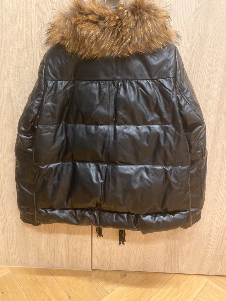 NEU Lederjacke mit Pelzkragen in Hofheim am Taunus