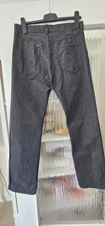 Hugo Boss Jeans Herren 32×32 in Nürnberg (Mittelfr)
