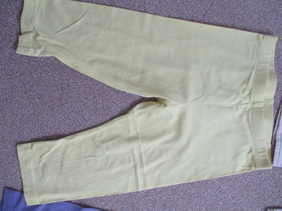 Hosen - Leggings Gr. 110/116 in Leverkusen