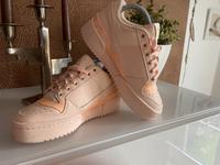 Adidas Sneaker 37,5 Niedersachsen - Wolfenbüttel Vorschau