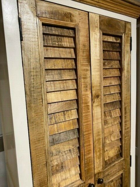 Kleiderschrank Flurschrank Tanzania / Nizza Holz Mango lackiert NEU in Ronneburg