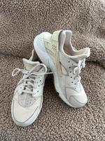 Nike Air Gr.40.5 Sneaker Sportschuhe Sport München - Maxvorstadt Vorschau