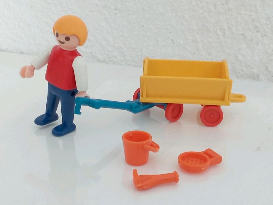 Playmobil 3356 Junge mit Bollerwagen und Sandspielzeug in Laupheim