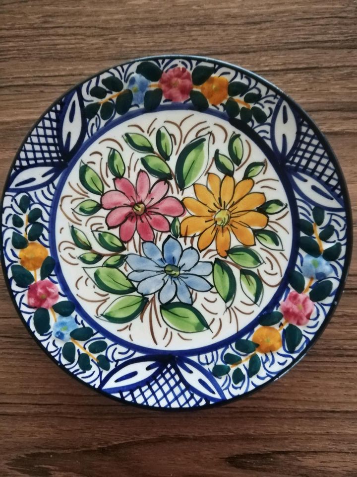 Keramik Wandteller in Grünkraut