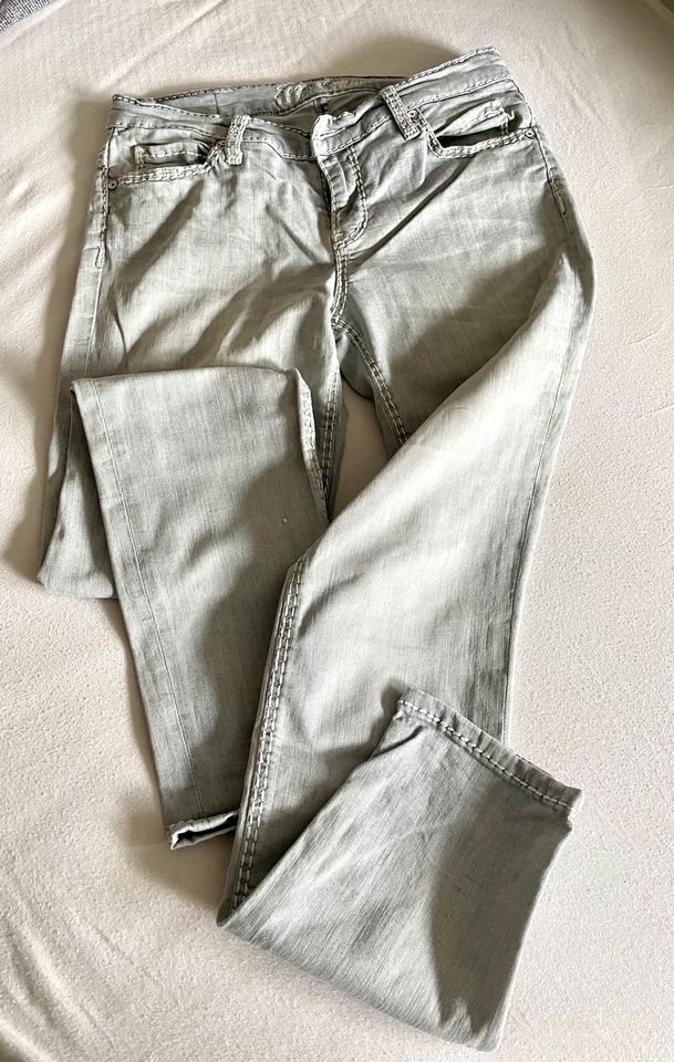 Graue Jeans von Soccx in Fluorn-Winzeln
