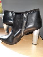 Michael Kors Stiefeletten Gr.40 neu mit Etikett  NP 290 Euro Niedersachsen - Aurich Vorschau