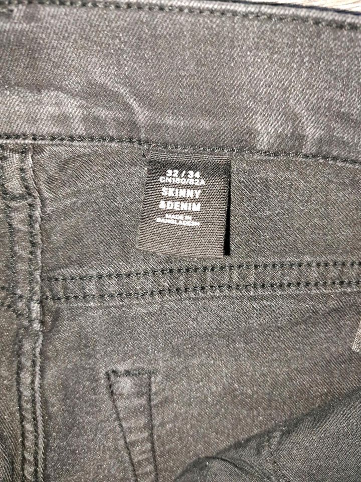 Skinny Jeans schwarz/grau W32 L34 in Lingen (Ems)