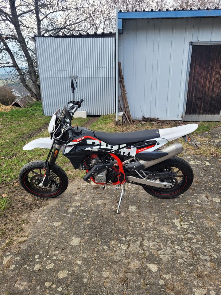 Supermoto SWM 125 SM R in Bernhardswald