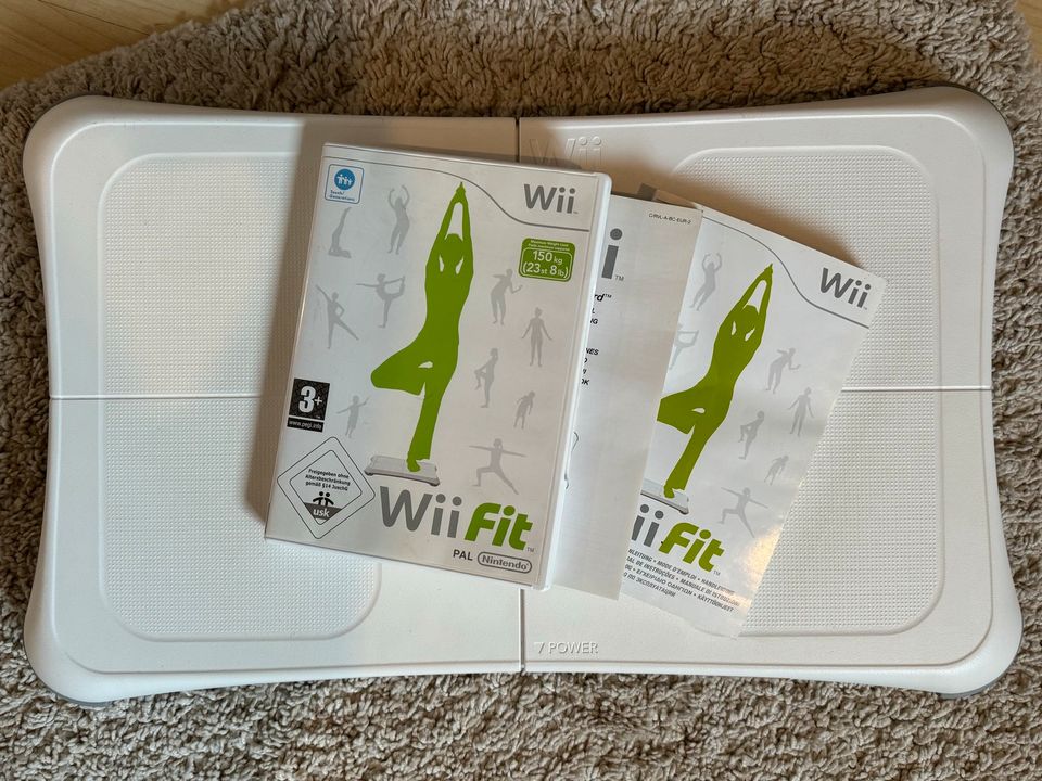 Nintendo Wii Konsole + Wii Sports + Wii Fit + weitere 9 Spiele in Nohfelden