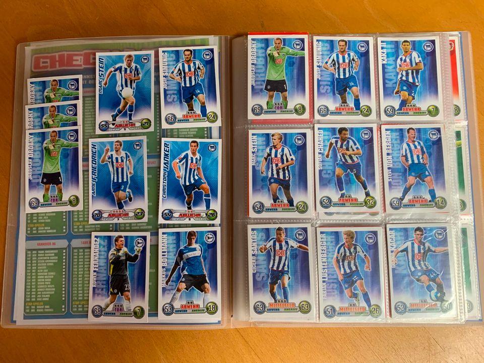 Topps Match Attax 2008/2009 Sammelmappe, Spielfeld, Box 2009/2010 in Guldental