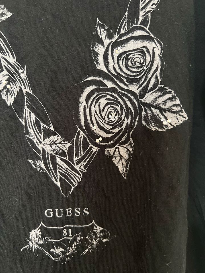 Guess T-Shirt schwarz in Oberursel (Taunus)