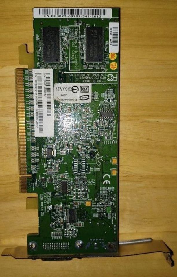 Dell ATI 102A2590401 P4007 X300 128MB DVI PCI Express Grafikkarte in Hamburg