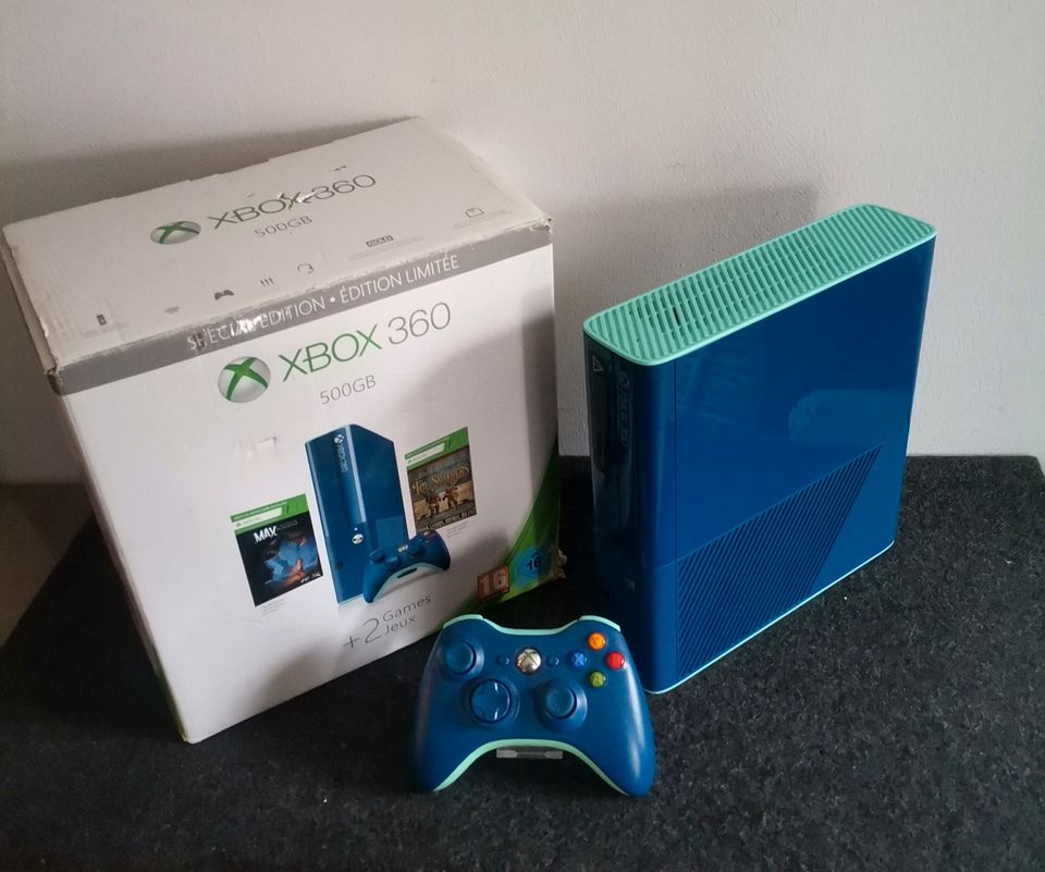 Xbox 360 Limited Edition Arctic Blue Konsole in München