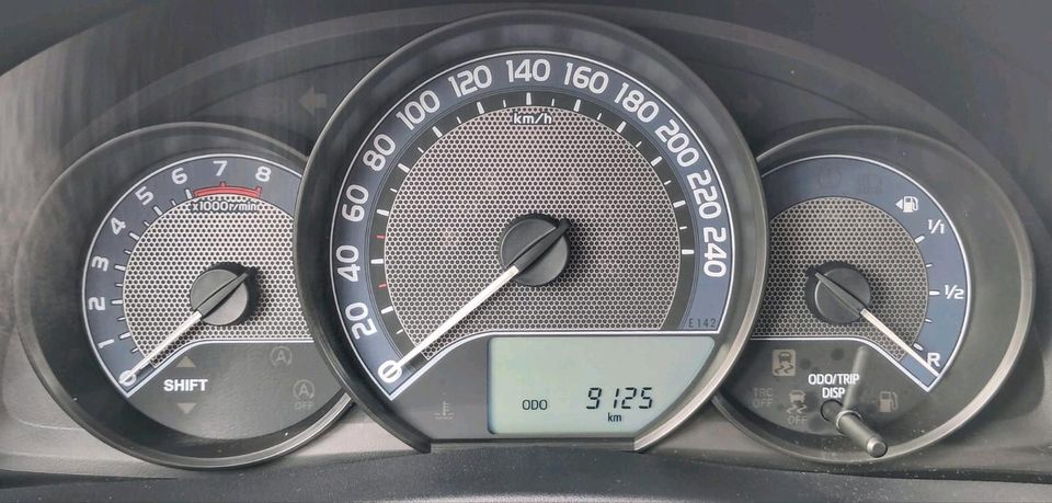 Toyota Auris *Klima*erst 9000km*1. Hand* in Berlin