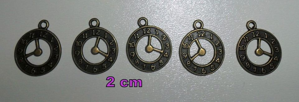 Metall Uhr Anhänger 5 Stück*NEU* in Neunkirchen Siegerland