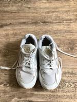 Adidas Sneaker Turnschuhe Gr. 38 2/3 Niedersachsen - Hage Vorschau