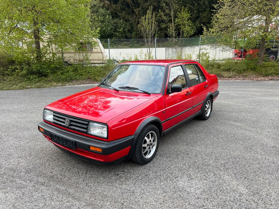 Volkswagen Jetta CL 1.6 Oldtimer 51kW 5-Gang 8-fach bereift in Treuchtlingen