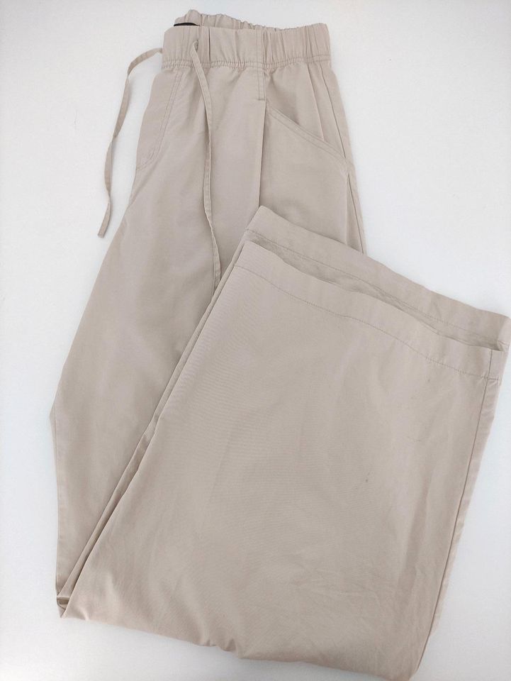 Zara Cargo Hose Beige weit geschnitten in Wuppertal