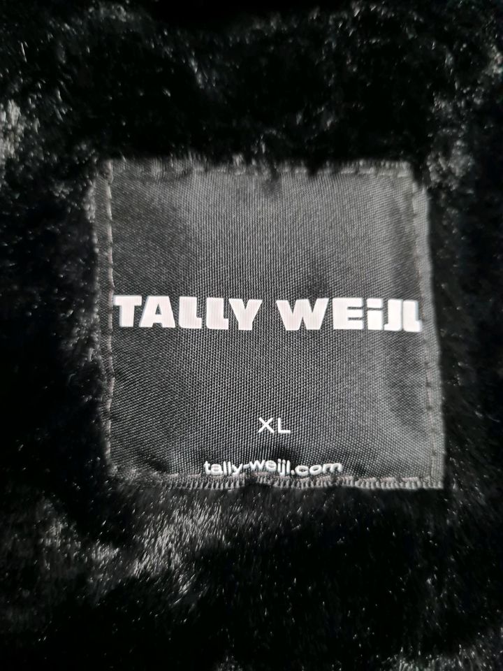 Jacke gefüttert Größe XL Neu mit Etikett  von Tally Weijl in Hamburg