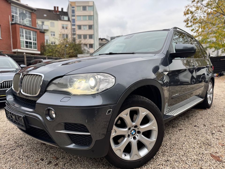 BMW X5 xDrive40d/AUT/7-SITZE/PANO/SHZ /NAVI/LEDER in Köln