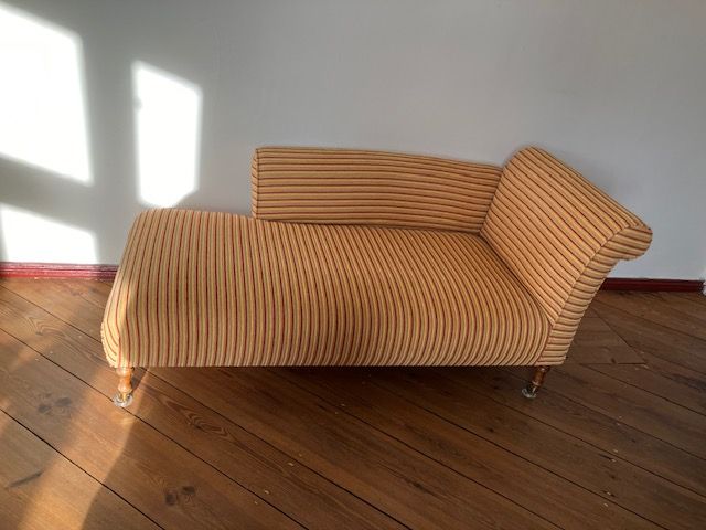 Chaiselongue von KA International (wie aus einem Almodovar Film) in Berlin