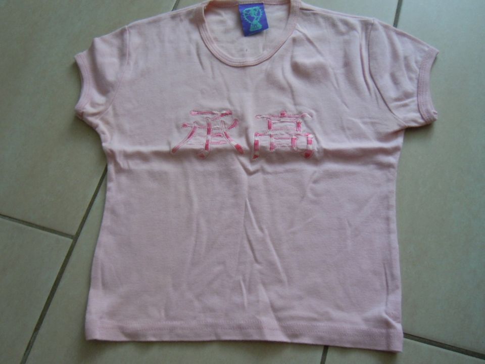rosa T-Shirt Gr.122 (98) in Groitzsch