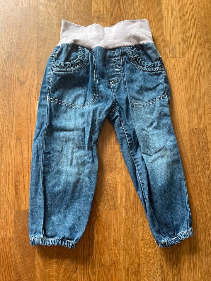 Jeanshose mit hohen Bündchen (oben) von Bob der Bär in Berlin