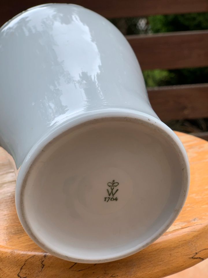 Elegante weiße Porzellan-Vase in Weimar