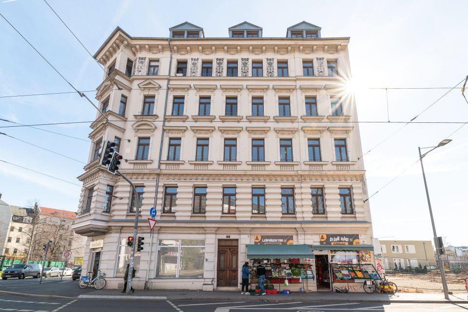 Großzügige, bezugsfreie 3-Zimmerwohnung mit Südbalkon & Wannenbad nahe Mariannen Park in Leipzig