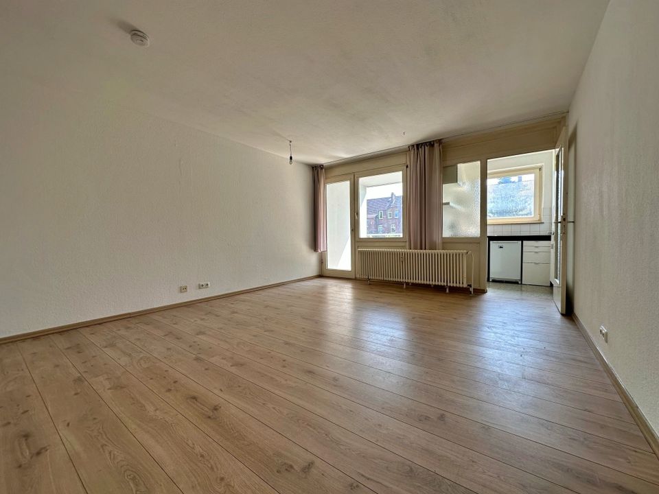 1-Zimmer Apartment mit Loggia und Personenaufzug in Hannover Stöcken! in Hannover