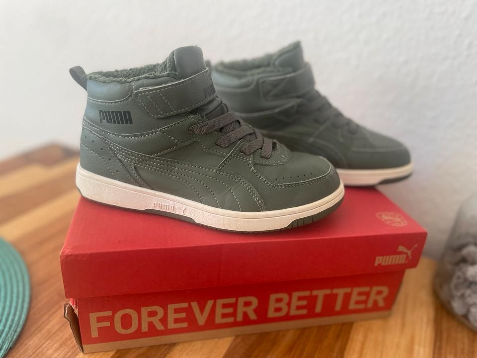 Puma Winterschuhe Boots gefütterte Sneaker Schuhe warm Gr. 35 in Willich