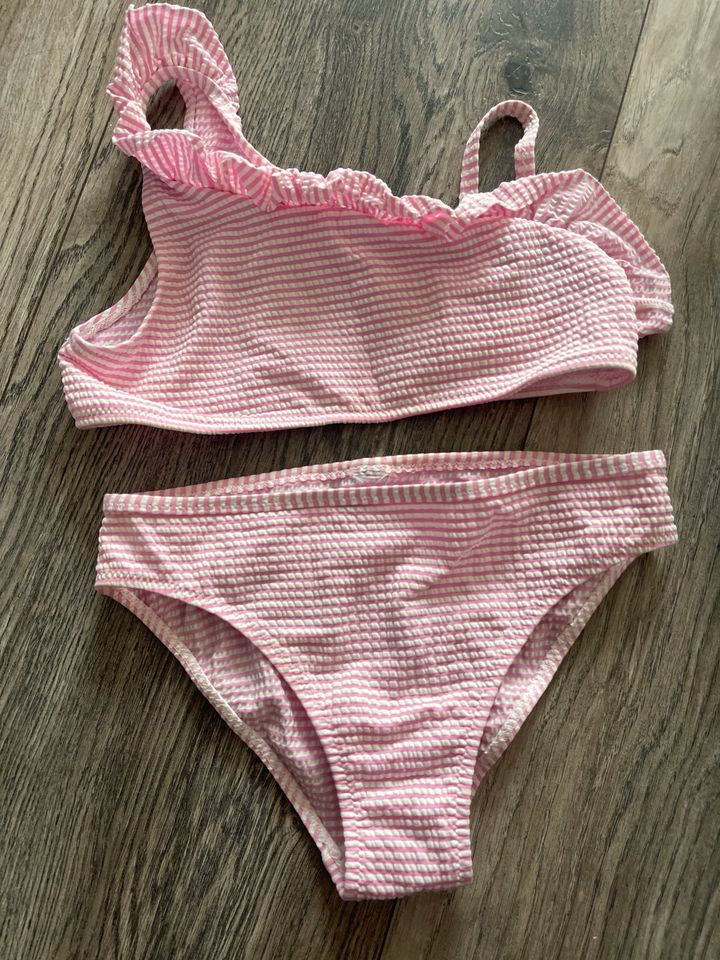 1 Bikini Mädchen Gr. 110/116 w.NEU in Essen